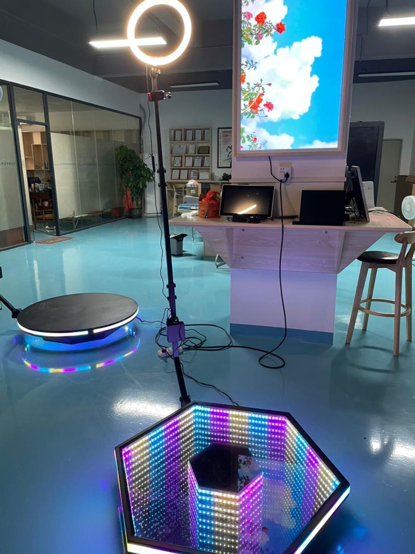 Rotující 3D holografický displej Automatické 360 stupňové selfie foto stánek
