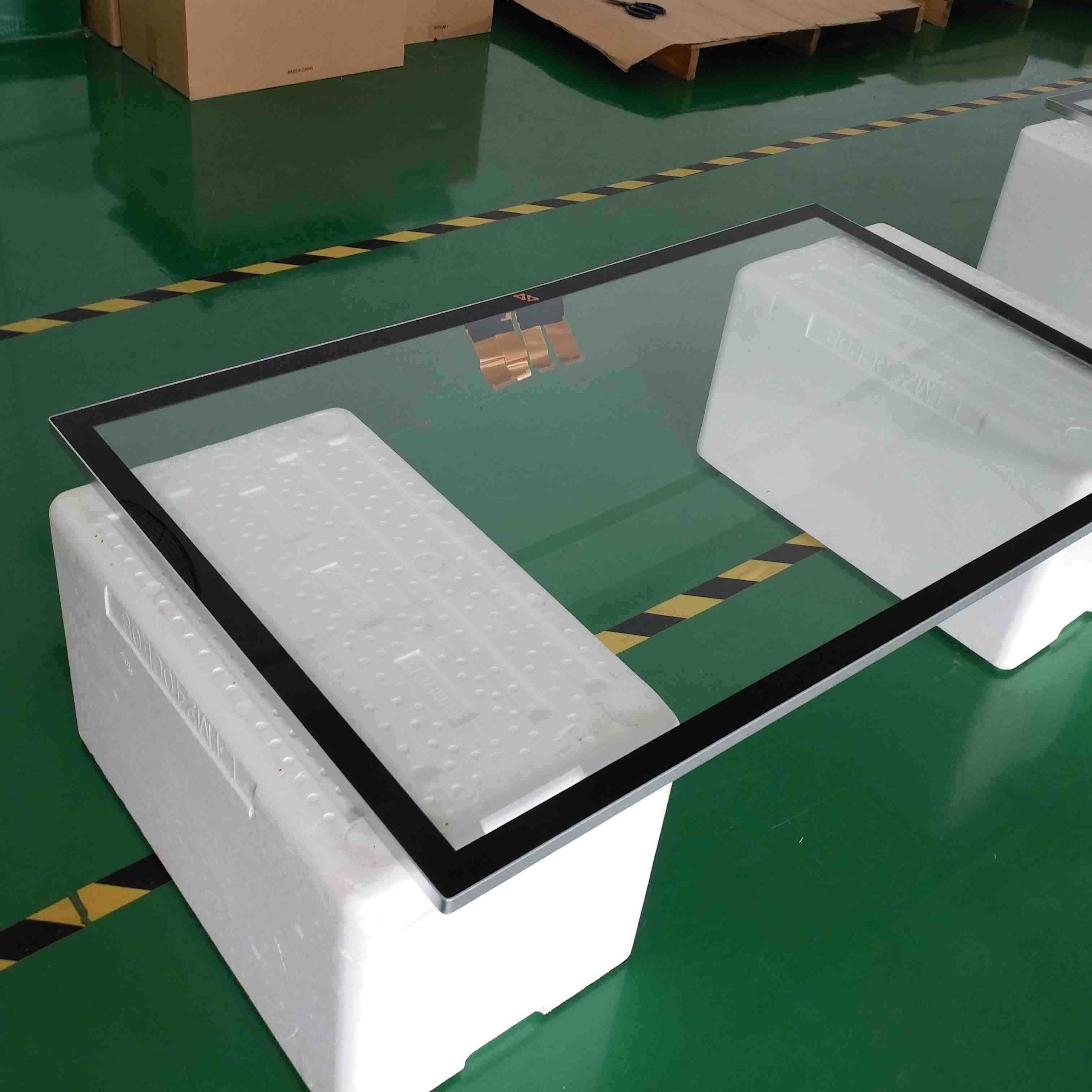 Tvrdené sklo s přizpůsobenou velikostí a designem pro LCD